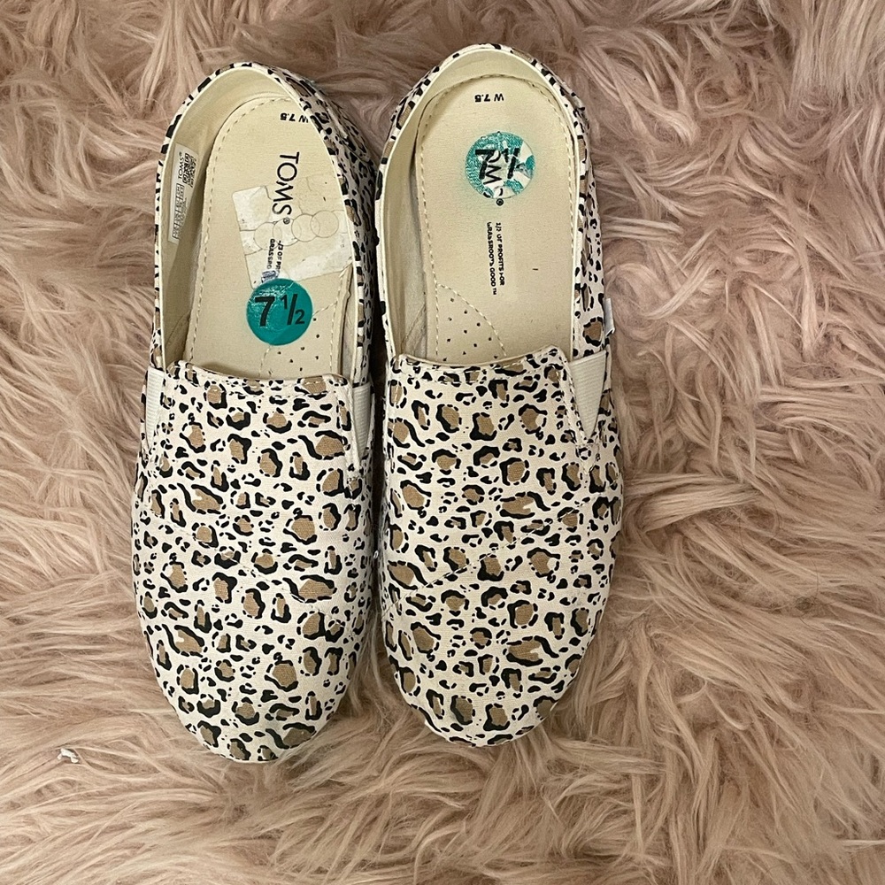 Toms leapord print